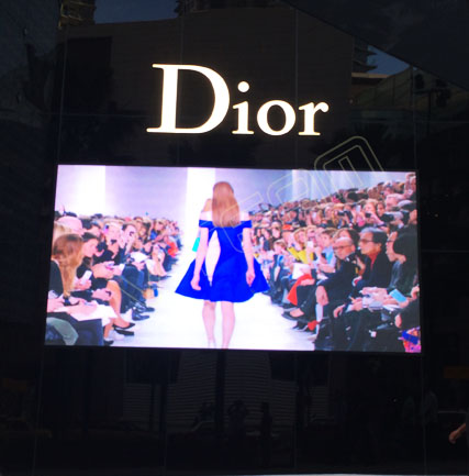 馬來西亞商業(yè)街 LED小間距屏TV-2.5項(xiàng)目