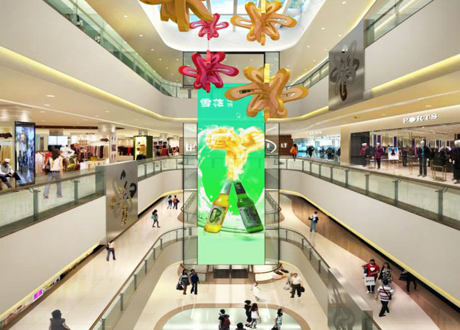商場中庭LED透明屏應(yīng)用的作用及趨勢