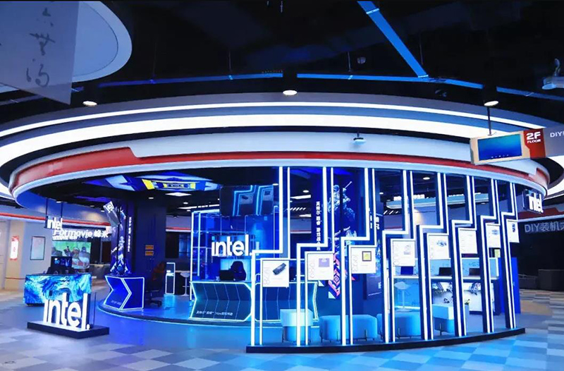 裸眼3D巨幕打造場景沉浸式購物體驗中心